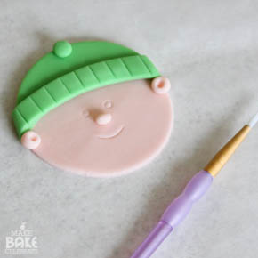 Top Off Your Treats With These DIY Fondant Toppers