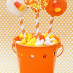 {Candy Corn Week!} Candy Corn Oreo Pops