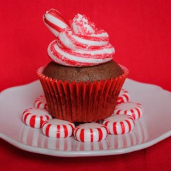 Hot Cocoa Cupcakes With Peppermint Marshmallow Frosting
