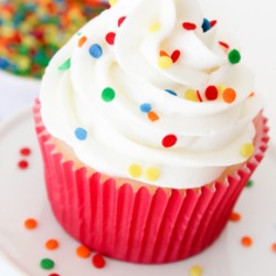 Basic {yet delicious} White Cupcakes