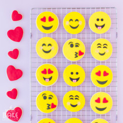 Valentine’s Emoji Cookies