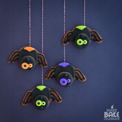 Spooky Spider Cookies & A Review Of Creature Cookies!